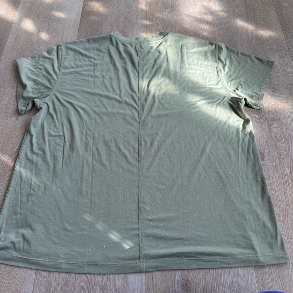Lululemon Green Speckled T Shirt - Picture 4 of 6